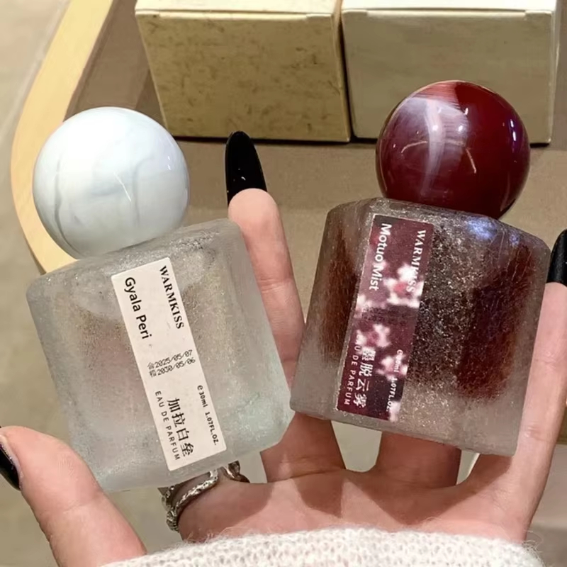 عطر نسائي 30 مل برائحة تدوم طو - مراجعة Perfume Fragrance Families وسعره